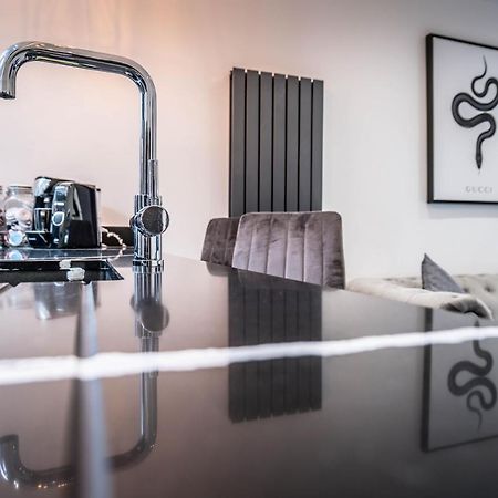 Luxury Royal Mile Boutique 2Bedroom Apartment Edinburgh Exterior photo
