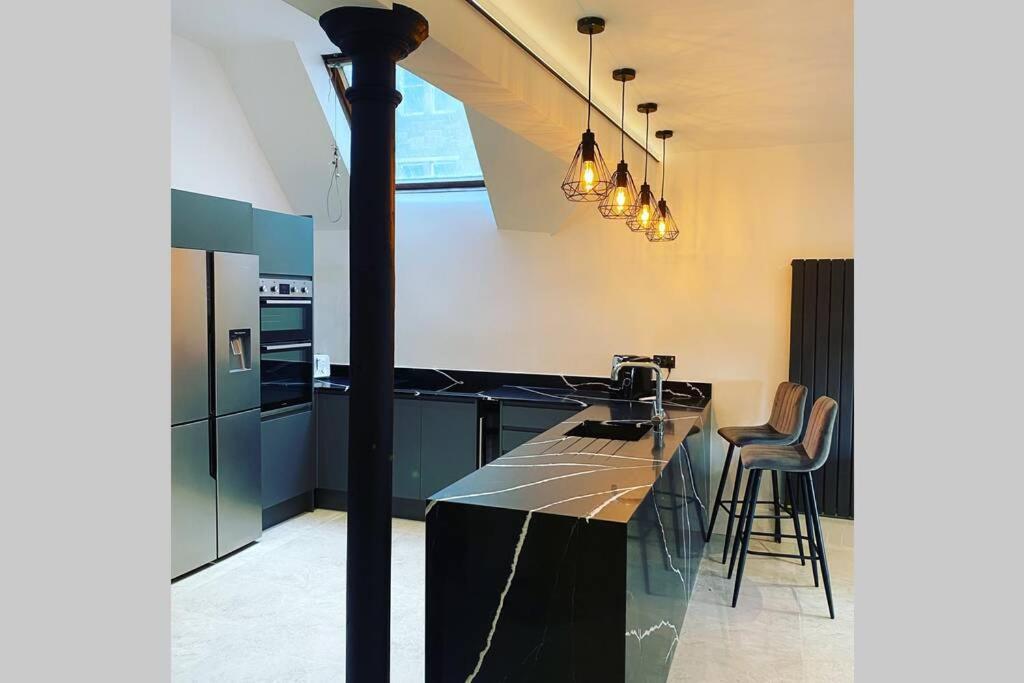 Luxury Royal Mile Boutique 2Bedroom Apartment Edinburgh Exterior photo