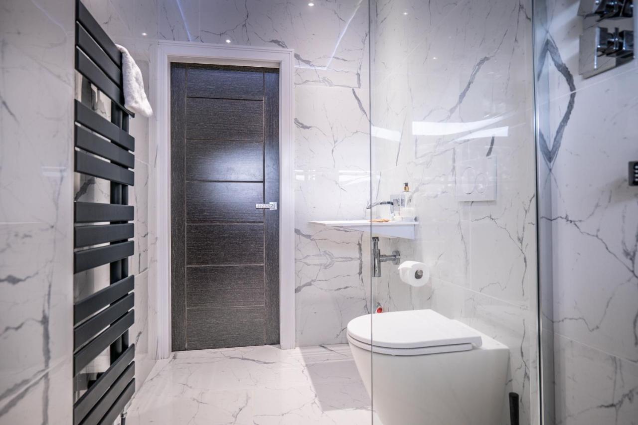 Luxury Royal Mile Boutique 2Bedroom Apartment Edinburgh Exterior photo